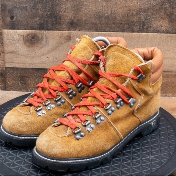 Montblanc Hiking Boots - Picture 9 of 9